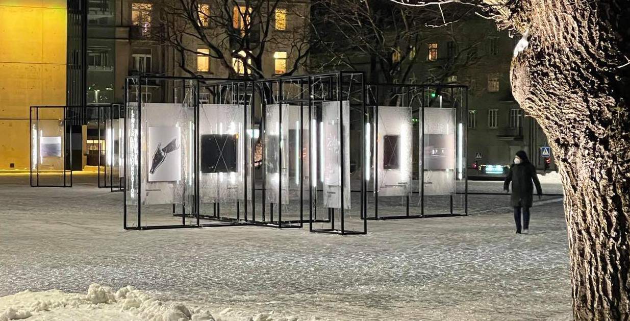 Paroda „Homo Absentia“ („Trūksta / nėra žmogaus“) Prisikėlimo aikštėje